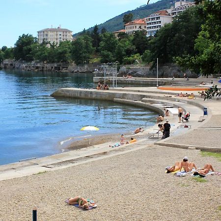 Apartments with a parking space Lovran, Opatija - 7713 Buitenkant foto